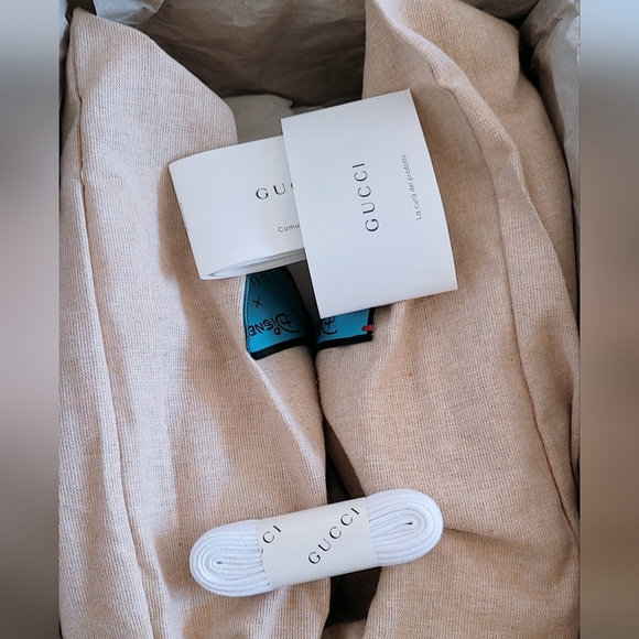 Authentic Gucci x Disney Men's Donald Duck Ace Sneakers in white - Picture 16 of 16